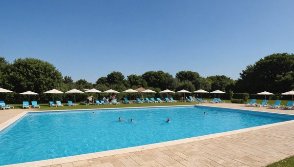 Top campings avec piscine en vendée pour des vacances mémorables